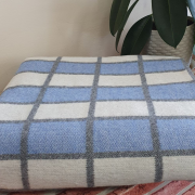 Одеяло байковое 140*205 - 80% хлопка бело-темно серая клетка с синим